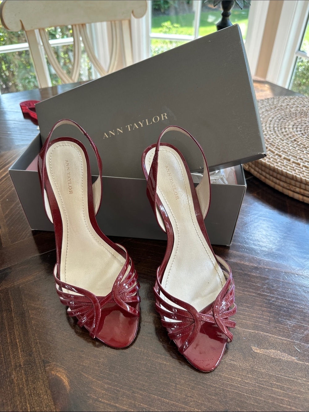 Ann Taylor Womens Wine Red Patent Leather Sandals